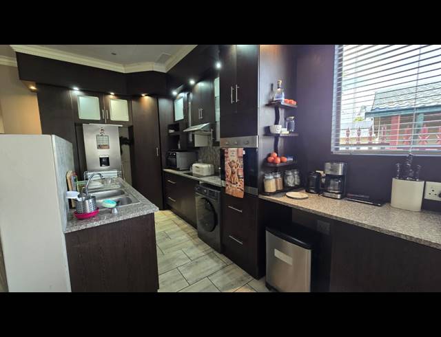 4 BEDROOM FREEHOLD FOR SALE IN VERWOERDPARK